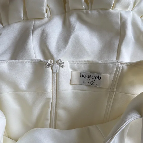 House of CB 'Lilou' Ivory Ruffle Hem Mini Dress NWOT -  threedaughtersproperties.com